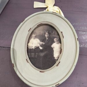 Creative Coop Antique Oval Hanging Frame NWT
